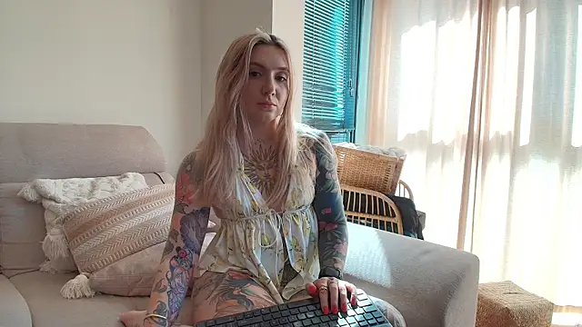 tattoobbgirl online show from 28, 4, 2026