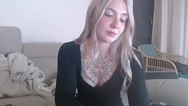 tattoobbgirl online show from 26, 11, 2025
