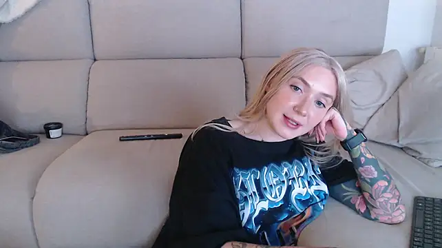 tattoobbgirl online show from 27, 9, 2025