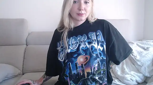 tattoobbgirl online show from 10, 10, 2025