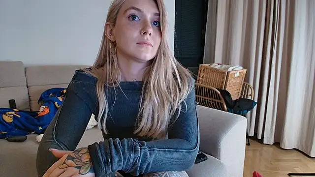 tattoobbgirl online show from 18, 4, 2026