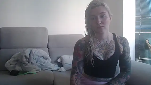tattoobbgirl online show from 4, 11, 2025