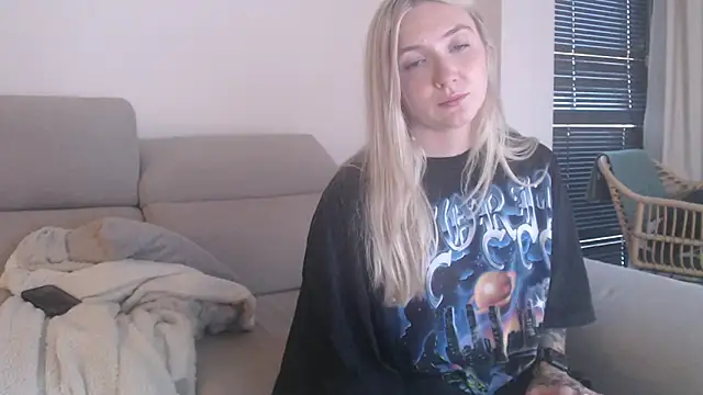 tattoobbgirl online show from 8, 11, 2025