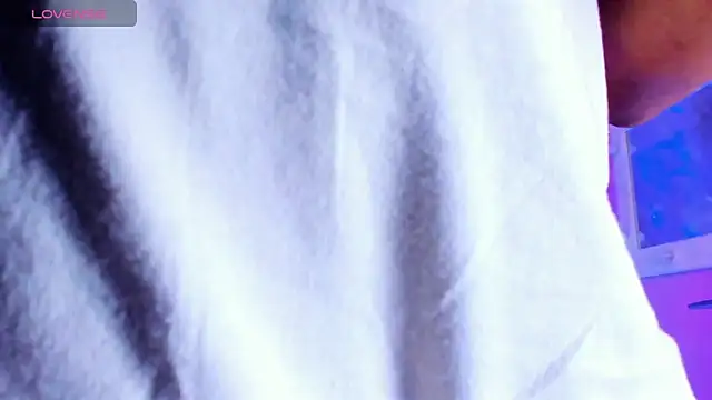 The Hot Ts Dolls online show from 8, 4, 2026