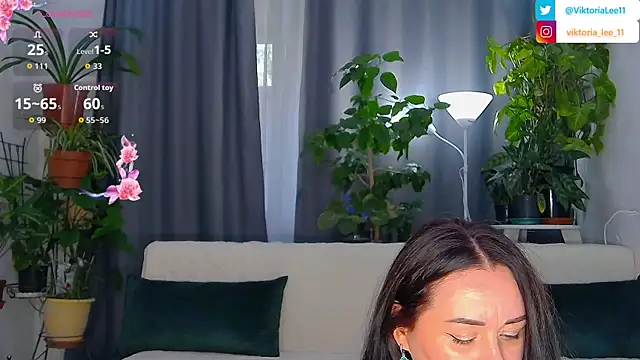 Snapshot of Viktoriafayx chatting on 15, 9, 2025 Viktoriafayx online show from 15, 9, 2025