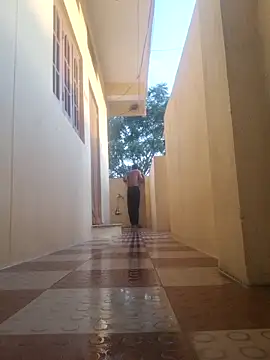 hot integer online show from 18, 4, 2026