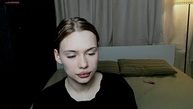 Snapshot of sex_instructor_vi chatting on 19, 3, 2025 sex instructor vi online show from 19, 3, 2025