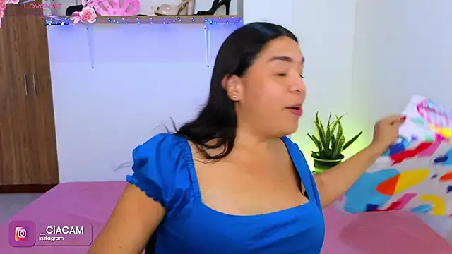 Snapshot of ciacam_ chatting on 25, 10, 2025 ciacam online show from 25, 10, 2025