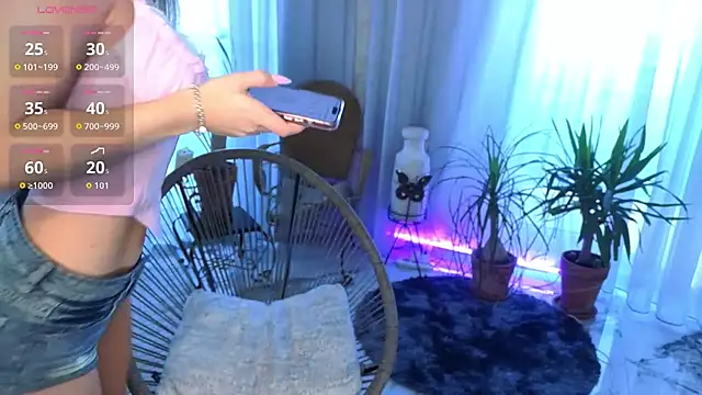 lili hotly online show from 2, 11, 2025