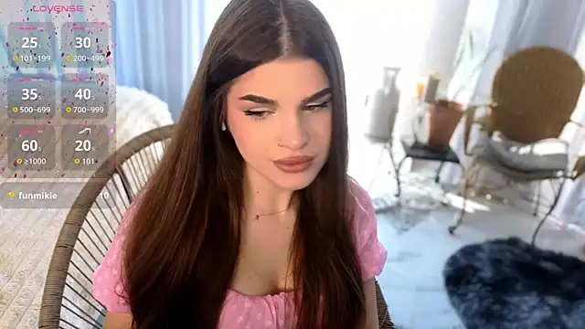 Snapshot of lili_hotly chatting on 7, 5, 2026 lili hotly online show from 7, 5, 2026