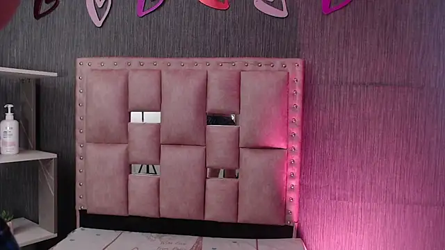 Thalia anderson online show from 26, 2, 2026