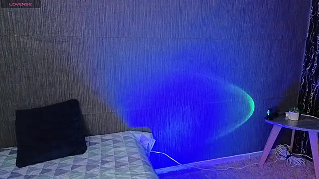 Thalia anderson online show from 15, 4, 2026