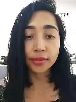 Snapshot of Elowyn chatting on 4, 10, 2025 Elowyn online show from 4, 10, 2025