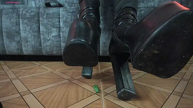 Snapshot of _LuanaDabbraccio chatting on 26, 11, 2025 LuanaDabbraccio online show from 26, 11, 2025