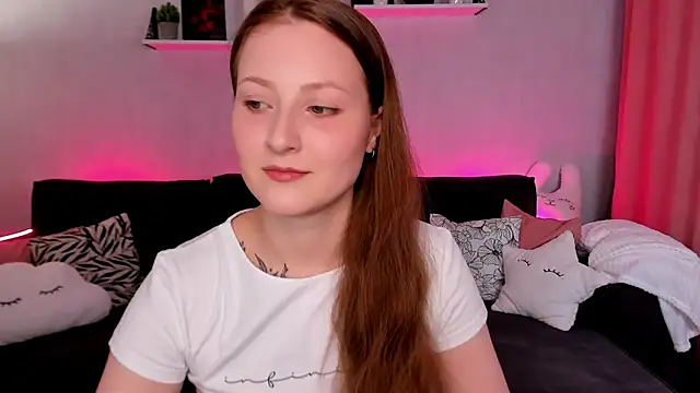 VelvetCherry  online show from 18, 3, 2025