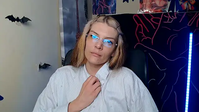 Snapshot of VanessaRey_ chatting on 4, 6, 2026 VanessaRey online show from 4, 6, 2026