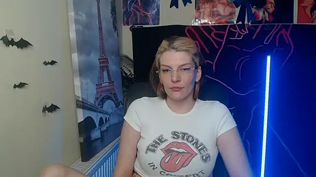 Snapshot of VanessaRey_ chatting on 30, 4, 2026 VanessaRey online show from 30, 4, 2026