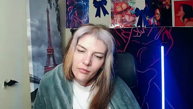 Snapshot of VanessaRey_ chatting on 17, 5, 2026 VanessaRey online show from 17, 5, 2026