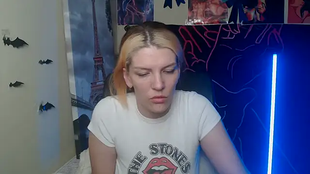 Snapshot of VanessaRey_ chatting on 1, 5, 2026 VanessaRey online show from 1, 5, 2026