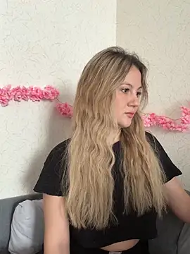 mollygirll online show from 6, 10, 2025