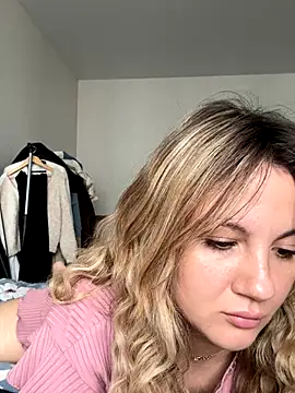 mollygirll online show from 3, 10, 2025
