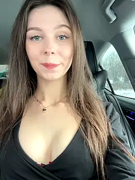 MilaBee online show from 1, 12, 2025