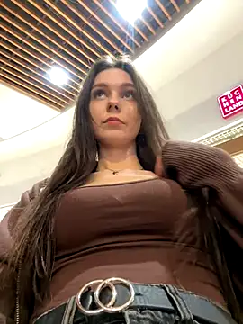 MilaBee online show from 3, 12, 2025