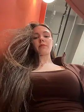 MilaBee online show from 1, 3, 2026