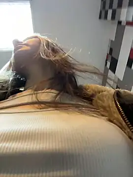 MilaBee online show from 7, 4, 2026