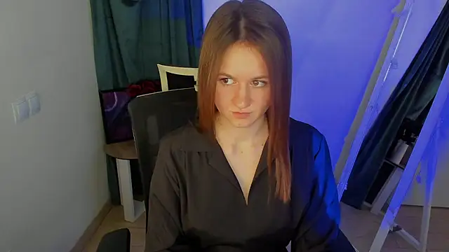 Snapshot of Catherine_e chatting on 23, 11, 2025 Catherine e online show from 23, 11, 2025