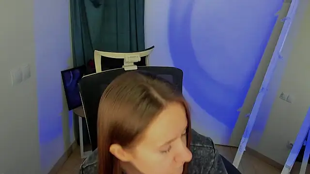 Snapshot of Catherine_e chatting on 21, 10, 2025 Catherine e online show from 21, 10, 2025