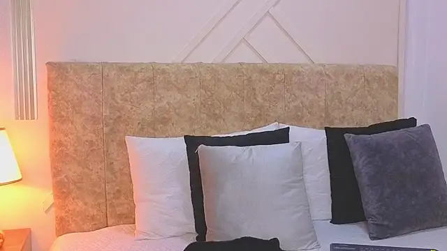 angelinarouse  online show from 10, 2, 2026