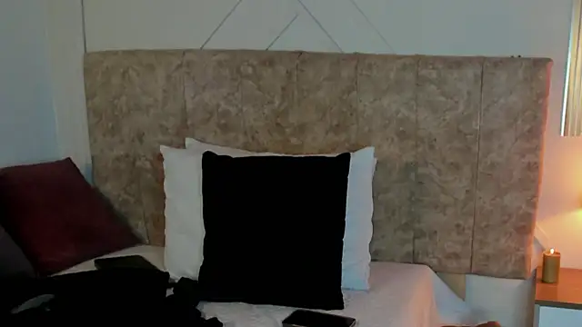 angelinarouse  online show from 9, 1, 2026