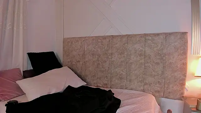 angelinarouse  online show from 11, 1, 2026