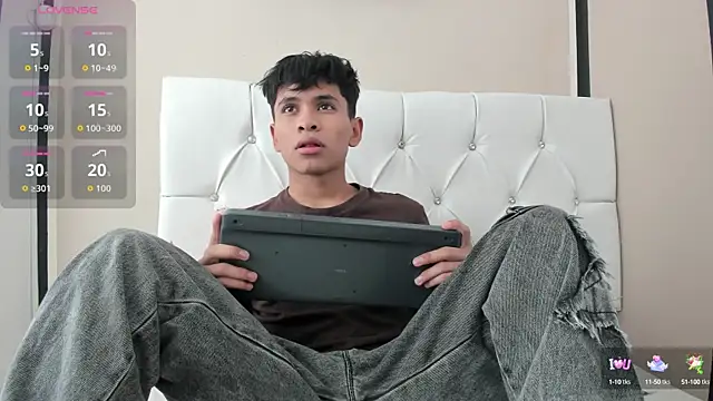 Snapshot of Ethan_Westt chatting on 10, 9, 2025 Ethan Westt online show from 10, 9, 2025