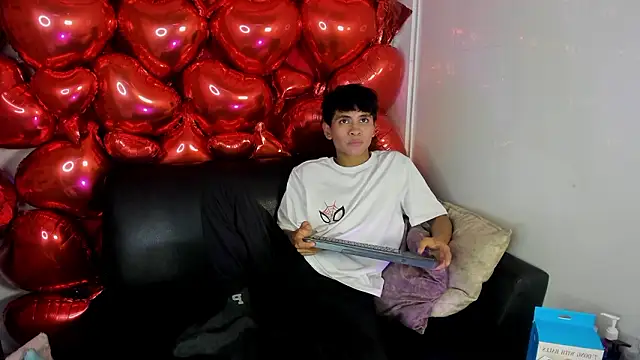 Ethan Westt online show from 24, 2, 2026