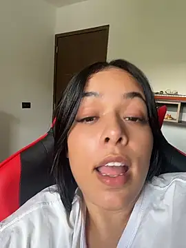 Snapshot of Deepika_padukoneNisha chatting on 16, 6, 2026 Deepika padukoneNisha online show from 16, 6, 2026