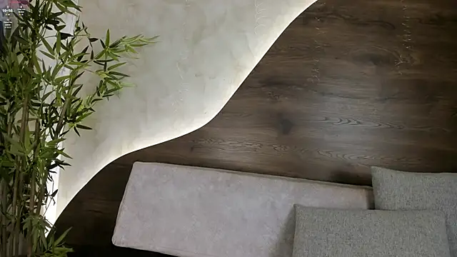 mia lacy  online show from 9, 11, 2025