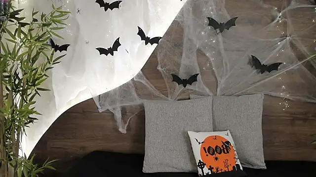 mia lacy  online show from 31, 10, 2025