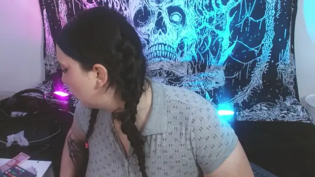 mikaskullcs online show from 8, 6, 2026