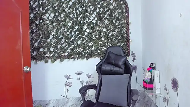 Sarahbrowm  online show from 26, 11, 2025