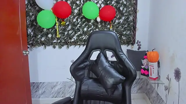 Sarahbrowm  online show from 28, 10, 2025