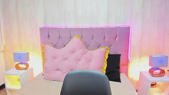 Caramel pearl online show from 8, 10, 2025