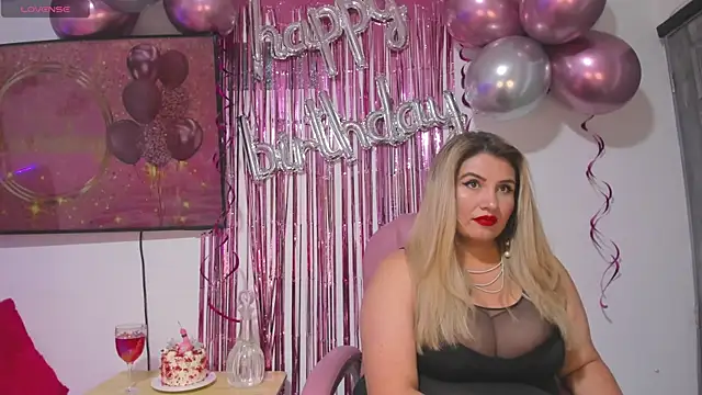 Snapshot of mailyn_baker chatting on 26, 9, 2025 mailyn baker online show from 26, 9, 2025