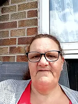 MissQueenBeex online show from 8, 6, 2026