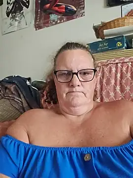 MissQueenBeex online show from 23, 7, 2026