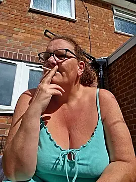 MissQueenBeex online show from 9, 6, 2026