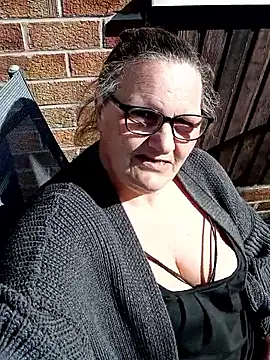 MissQueenBeex online show from 18, 4, 2026