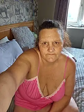 MissQueenBeex online show from 8, 1, 2026