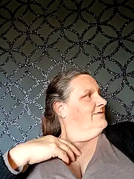 MissQueenBeex online show from 27, 10, 2025